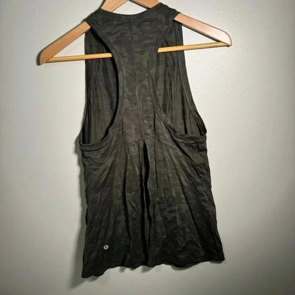 Lululemon Miles Ahead Tank (Camo) Deep  Camo 10 - Picture 5 of 6